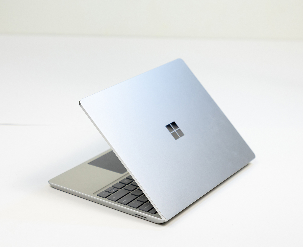 ngoai-hinh-Surface-Laptop-Go